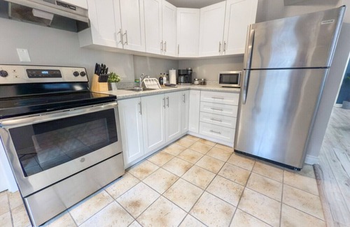 Burlington Apartment | Downtown, 2 Bedroom, Parking | TJS3