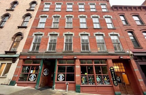 Downtown Albany Apartment | Downtown Albany 1 Bed + Workstation @ Maiden Lane