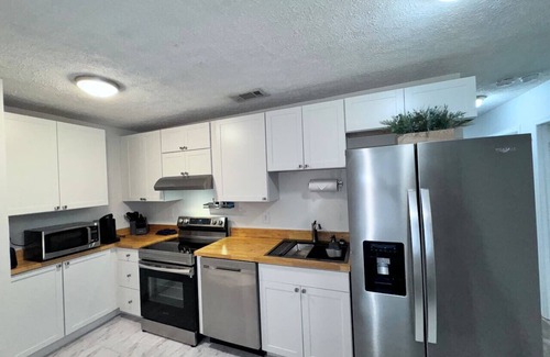 Pooler Apartment | Downtown and Near, I-95. Pets are allowed