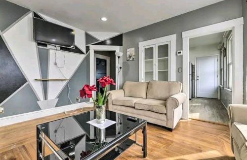 Center Apartment | downtown and secluded