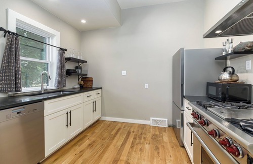 Rose Park House | Downtown at Myrtles - 2 Bedroom, 1 Bath Close to all of Missoula's Favorites
