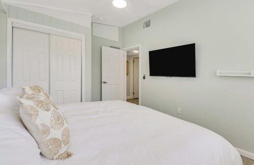 Stuart House | Downtown Beach Cottage - Heated Pool