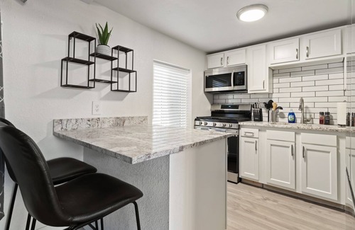 Pomerene Apartment | Downtown Benson Studio