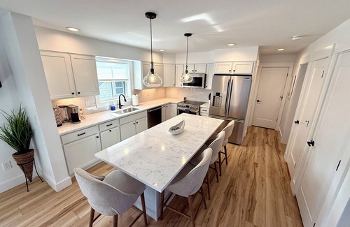 Vineyard Haven House | Downtown brand new construction 3 bed & 3 bath