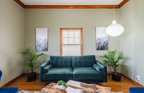 Riverview House | Downtown Bungalow | Fully Updated | Best KC Views