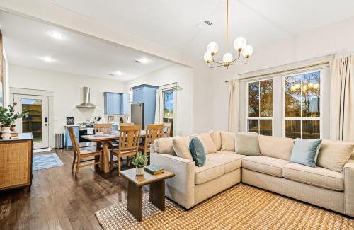 Weatherford House | Downtown Bungalow with Hot Tub!