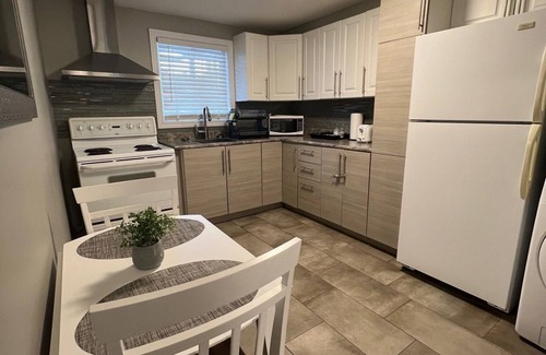 Lowertown Apartment | Downtown-Byward Market Modern Apt +1 Free Parking