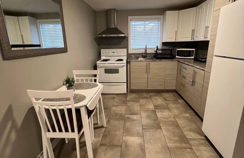 Lowertown Apartment | Downtown-Byward Market Modern Apt +1 Free Parking