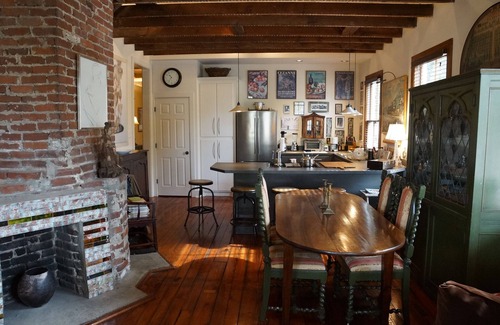 Cannonborough Elliotborough Condo | Downtown Cannonborough Bed and Bath in Historic House Condo.