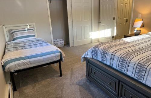 South Addition Apartment | Downtown Coastal Trail 2 BDR 1 BTH Sleeps 2-6