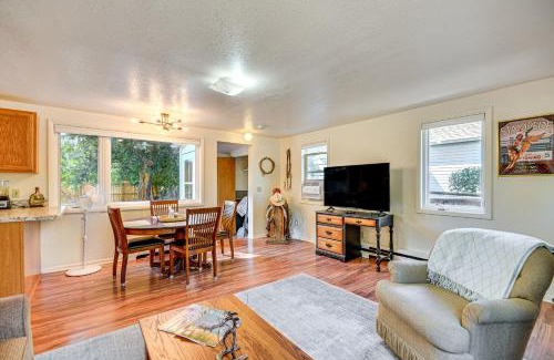 Cody House | Downtown Cody Getaway - Near Buffalo Bill Center!