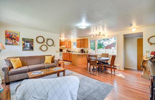 Cody House | Downtown Cody Getaway - Near Buffalo Bill Center!
