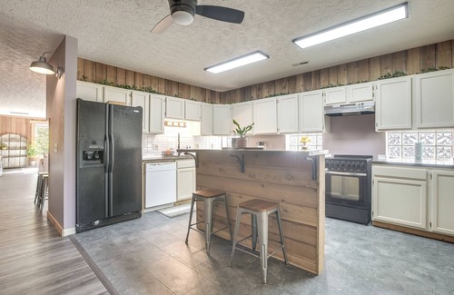 Lancaster Condo | Downtown Condo ~ 23 Mi to Hocking Hills State Park