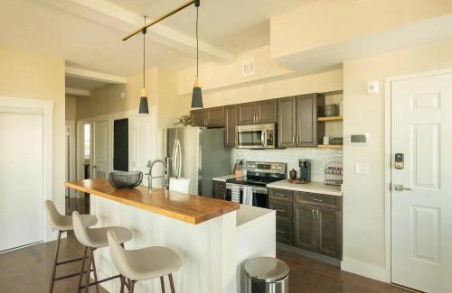 Old West Broad Neighborhood Apartment | Downtown, contemporary, 2 bedroom, Roof Terrace! 3A