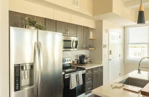 Old West Broad Neighborhood Apartment | Downtown, contemporary, 2 bedroom, Roof Terrace! 2A