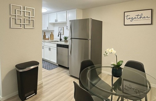 Peak's Suburban Addition Apartment | Downtown Dallas BOHO City GEM LUXE 1BD