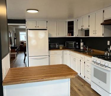 Delavan House | Downtown Delavan Lake Home