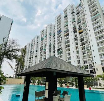 Auli Apartment | Downtown Delight