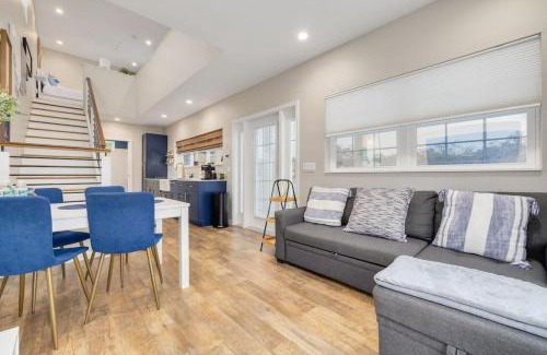 Downtown Dunedin House | Downtown Dunedin Tiny Home w/Pool