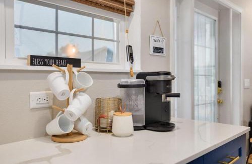 Downtown Dunedin House | Downtown Dunedin Tiny Home w/Pool