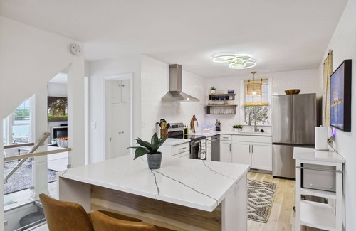 Shorewood House | Downtown Excelsior Dream Home!
