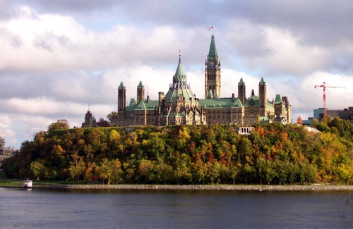Hull Apartment | Downtown Gatineau, 2 km from Parliament Hill + parking