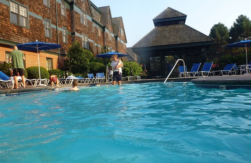 The Point Condo | Downtown Harbor Resort/Boat Show/Parking/Pool/Hot Tub/BBQ! Wyndham Long Wharf