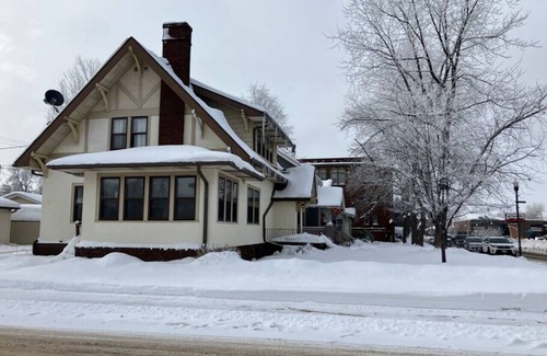 Hibbing House | Downtown Hibbing, 3 bd, 2 ba. home
