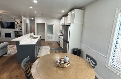 Graham Apartment | Downtown Hideaway - Minutes from PK Lake, Graham Lake & many more attractions.