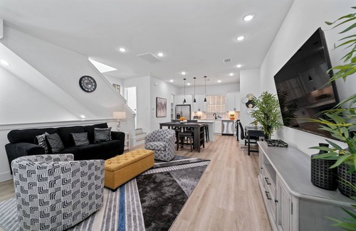 South Central Houston House | Downtown Houston New House!