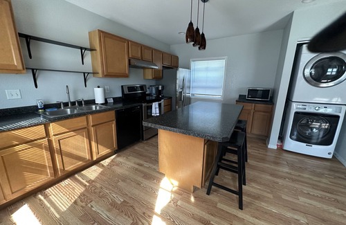 Oconomowoc House | Downtown Lake Country Oconomowoc with River View
