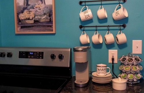 Lancaster Apartment | DOWNTOWN Lancaster Studio Apartment! “Modern Meets Vintage.”