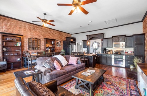 Perryville Apartment | Downtown Loft w/Amazing Bath Tub & Shower