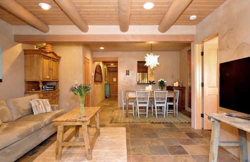 Downtown Santa Fe Condo | Downtown Luxury 'Perfect for Couples' Weekly/Monthly Rates, Parking, Patio, Pets