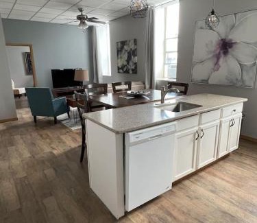 Fargo Apartment | Downtown-Near Sanford Hospital-Convenient Location