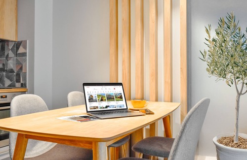Sofia City Center Condo | Downtown - Netflix - AC - Next to Metro and Train