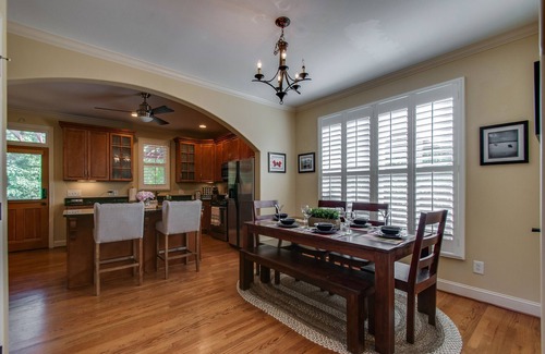 Hope Gardens House | *Downtown Oasis* - Convenient to EVERYTHING - Minutes to Downtown - Pvt Parking!