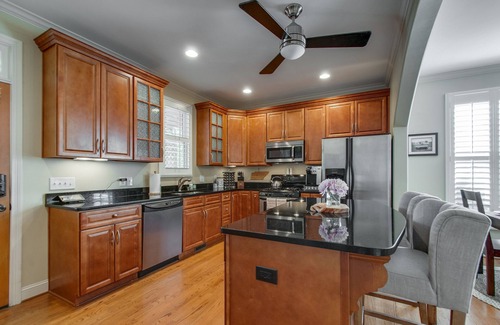 Hope Gardens House | *Downtown Oasis* - Convenient to EVERYTHING - Minutes to Downtown - Pvt Parking!