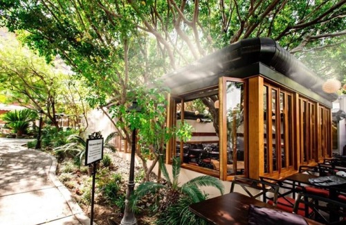 Historic Tennis Club Resort | Downtown Palm Springs Resort - Sleeps 4! Coachella-Easter week.