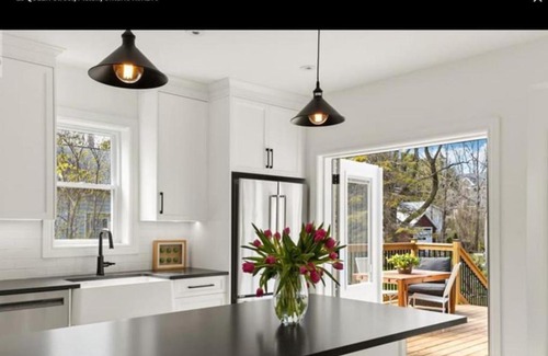 Prince Edward House | Downtown Picton 3 bedroom