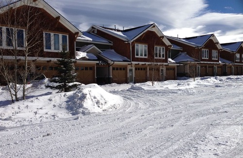 Winter Park Condo | *Downtown* Private Hot Tub, Garage, Fireplace & Washer/Dryer