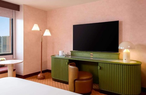 Red River Cultural District Hotel | Downtown Retreat | Cycling. Restaurant