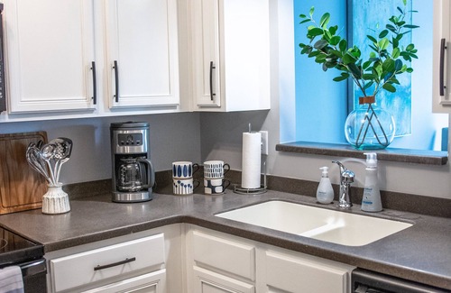 North Capitol Condo | Downtown Riverview Condo- Walk to Broadway, Titans Stadium