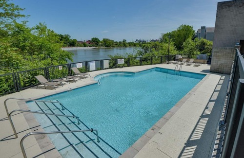 North Capitol Condo | Downtown Riverview Condo- Walk to Broadway, Titans Stadium