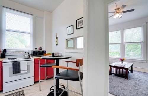 Schertz Apartment | Downtown Schertz Vacation Rental Near Restaurants!