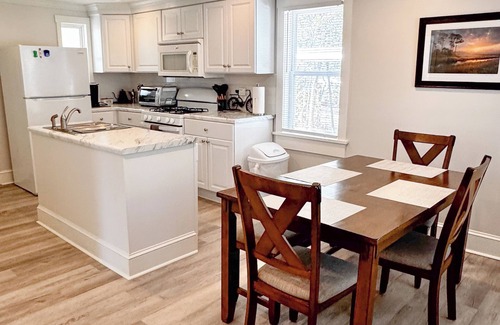 Thomasville House | Downtown Thomasville Retreat- Walk Downtown!