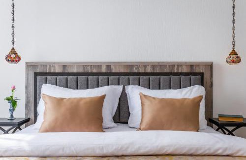 Tashkent Apartment | Downtown, train station, airport nearby