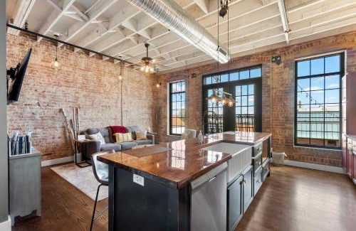 Perryville Apartment | Downtown Urban Loft above Restaurant #7