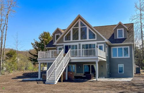 Arcadia House | Dozing Bear Den
