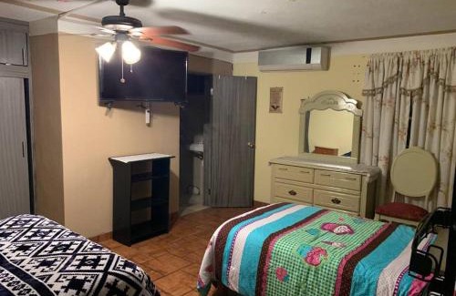 Matamoros Apartment | DptoCéntricoEntrePtesInternacionales WiFi AC TV
